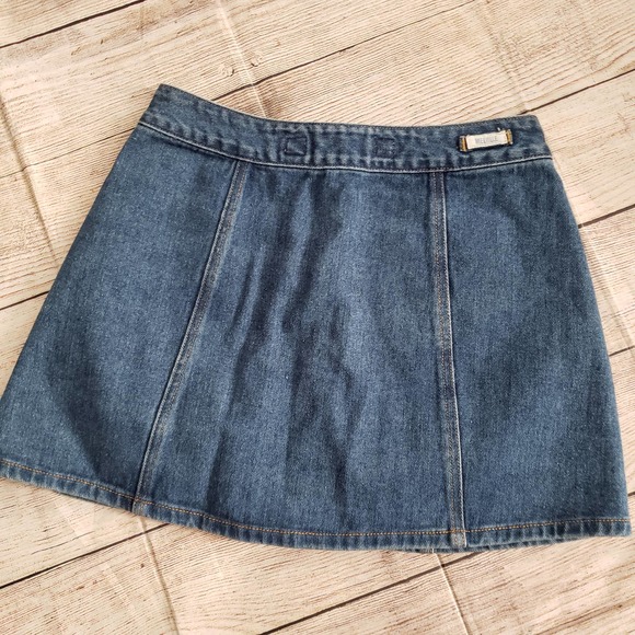 BRANDY MELVILLE Armelle button up pocketed A-line mini denim skirt 27 - Picture 3 of 7